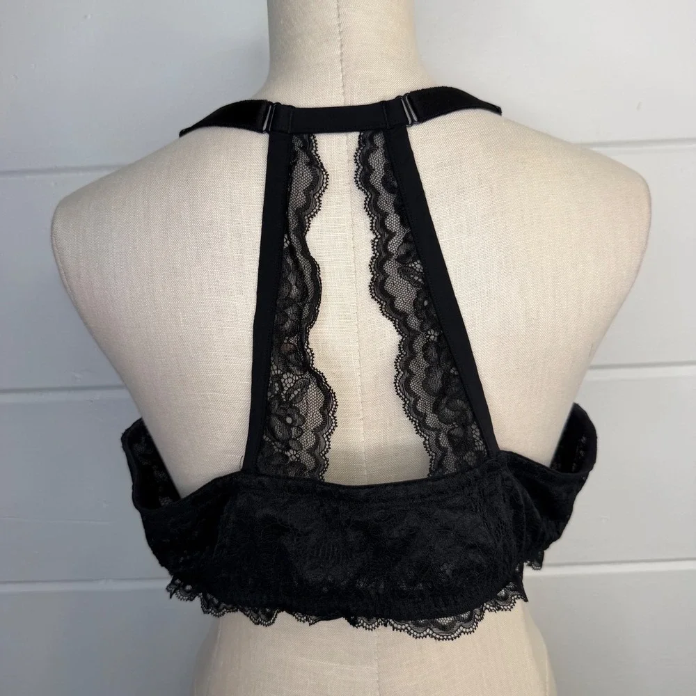 Torrid 44D XO Plunge Push Up Front Close Smooth Bra Black Lace